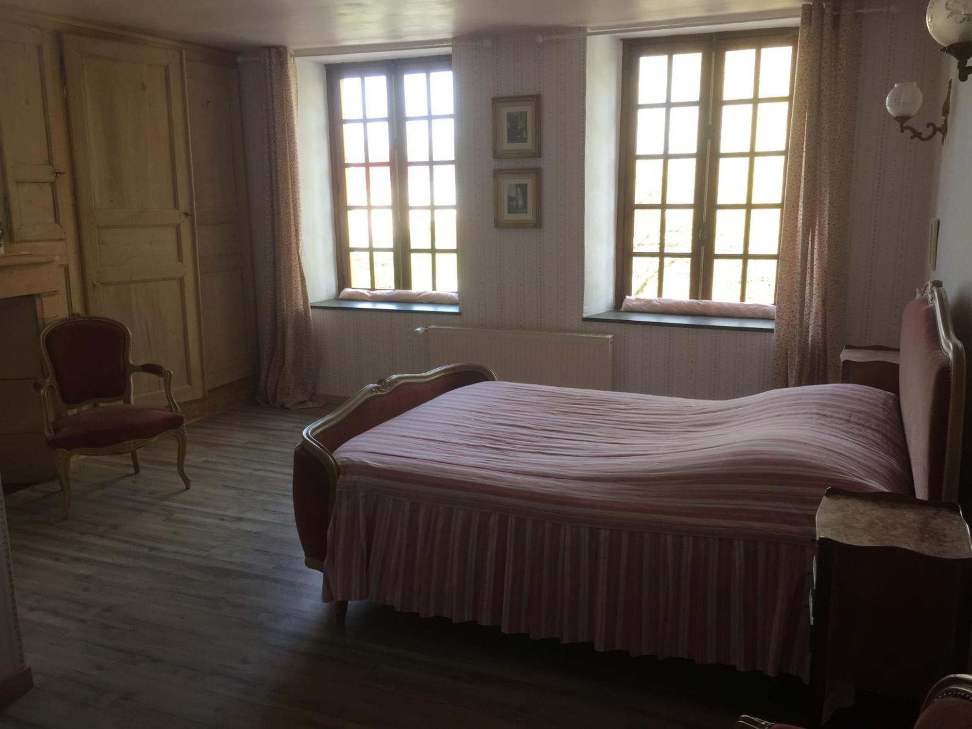 Chez Memere Helene Sormonne Luaran gambar